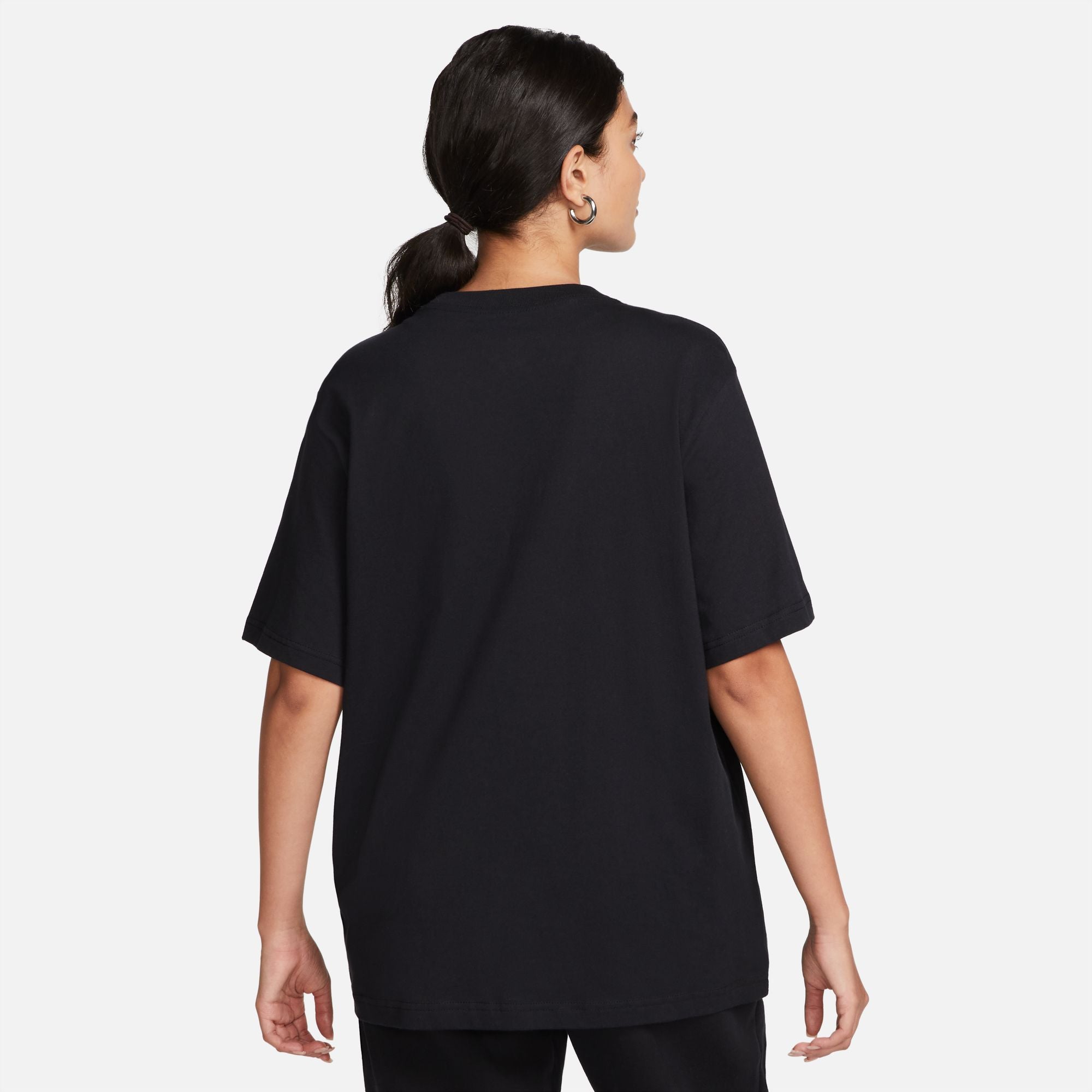 Nike Sportswear Essential Womens Tee