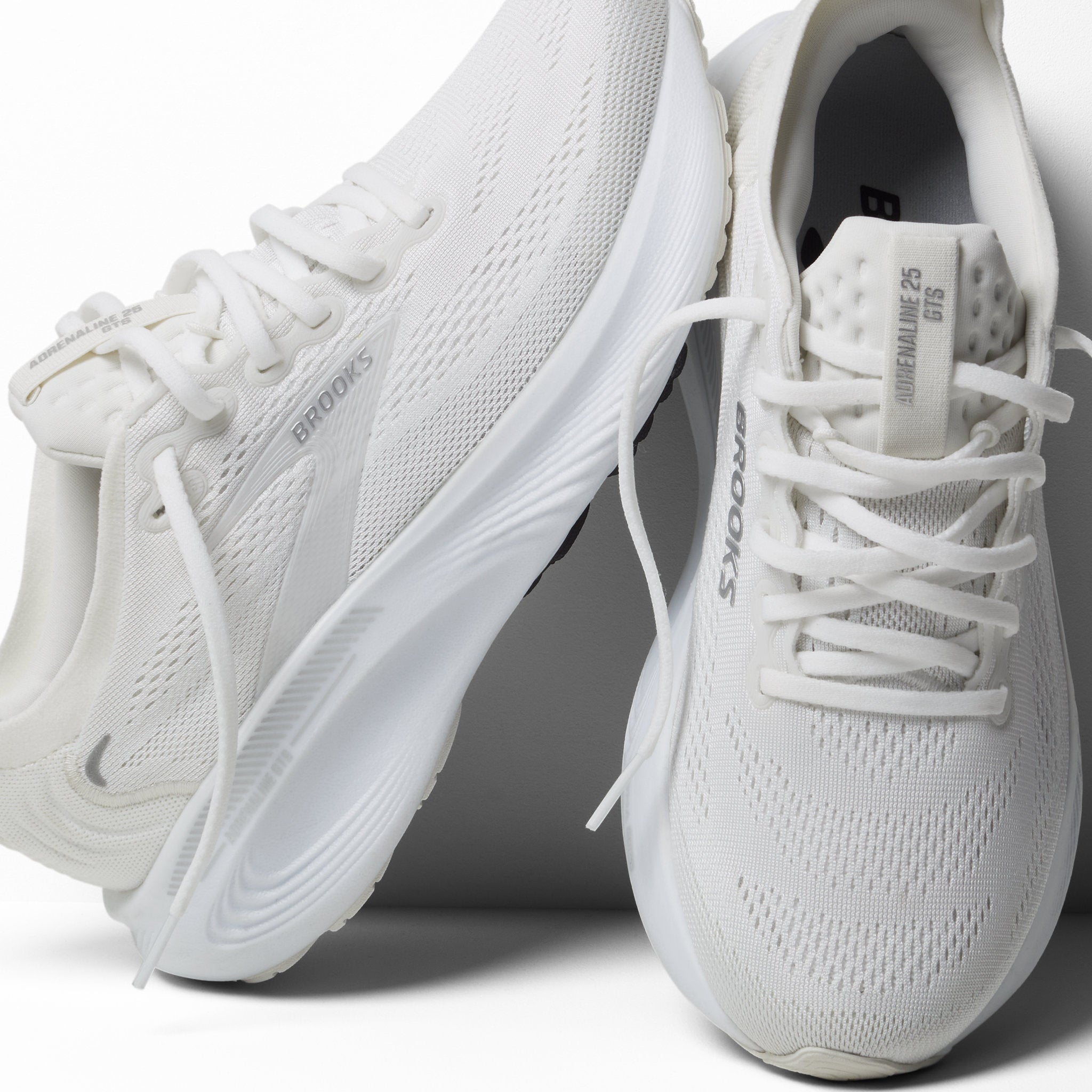 Brooks Adrenaline GTS 25 Womens Running Shoes