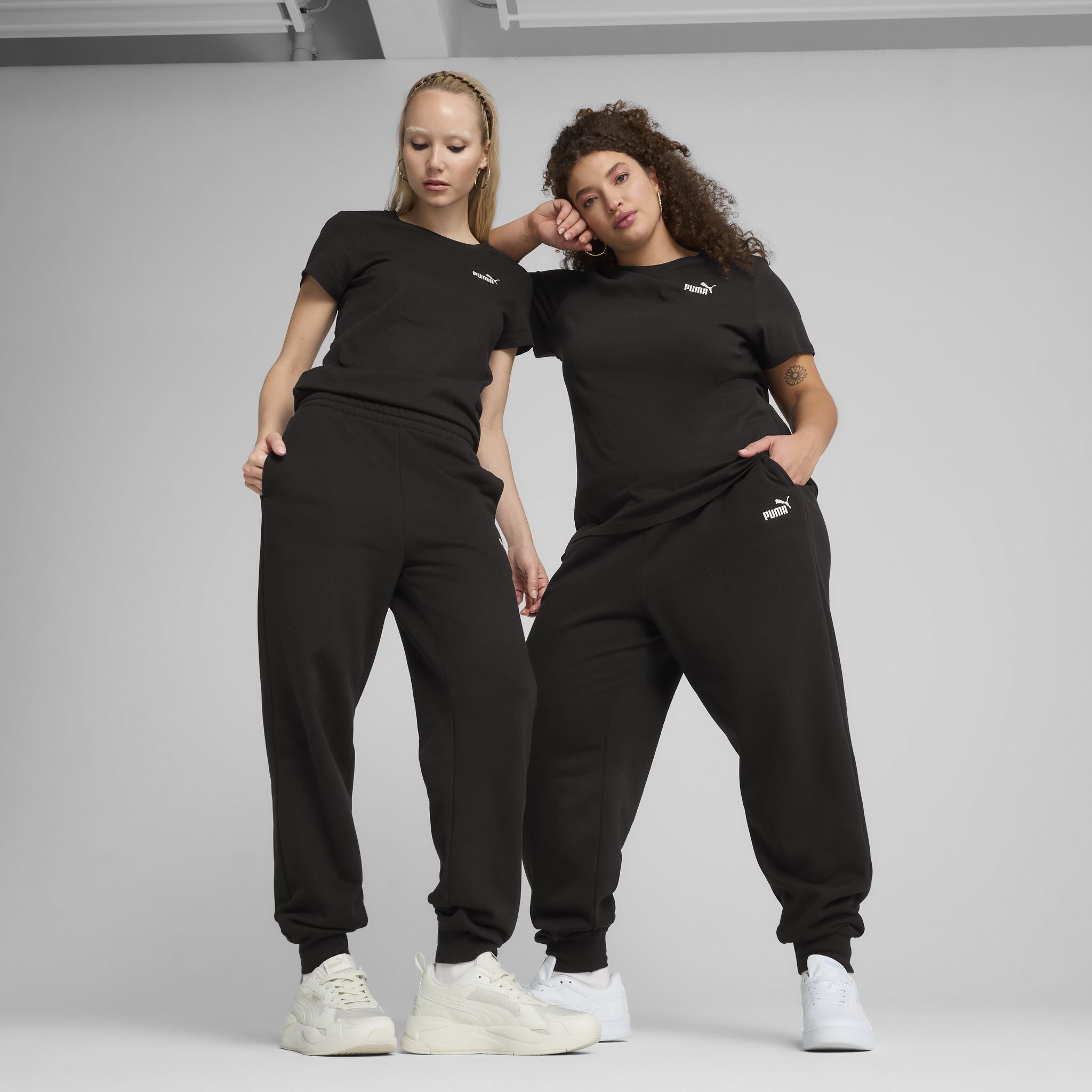 PUMA ESS No. 1 Logo High-Waisted Womens Sweatpants