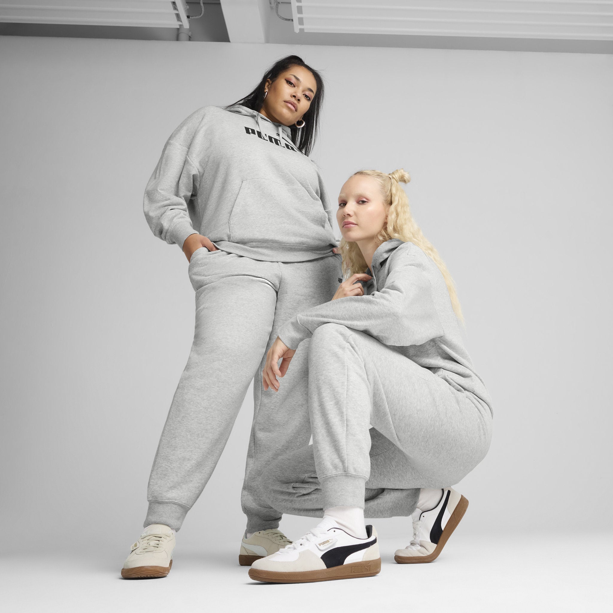 PUMA Essentials No.1 Logo Comfort Womens Sweatpants