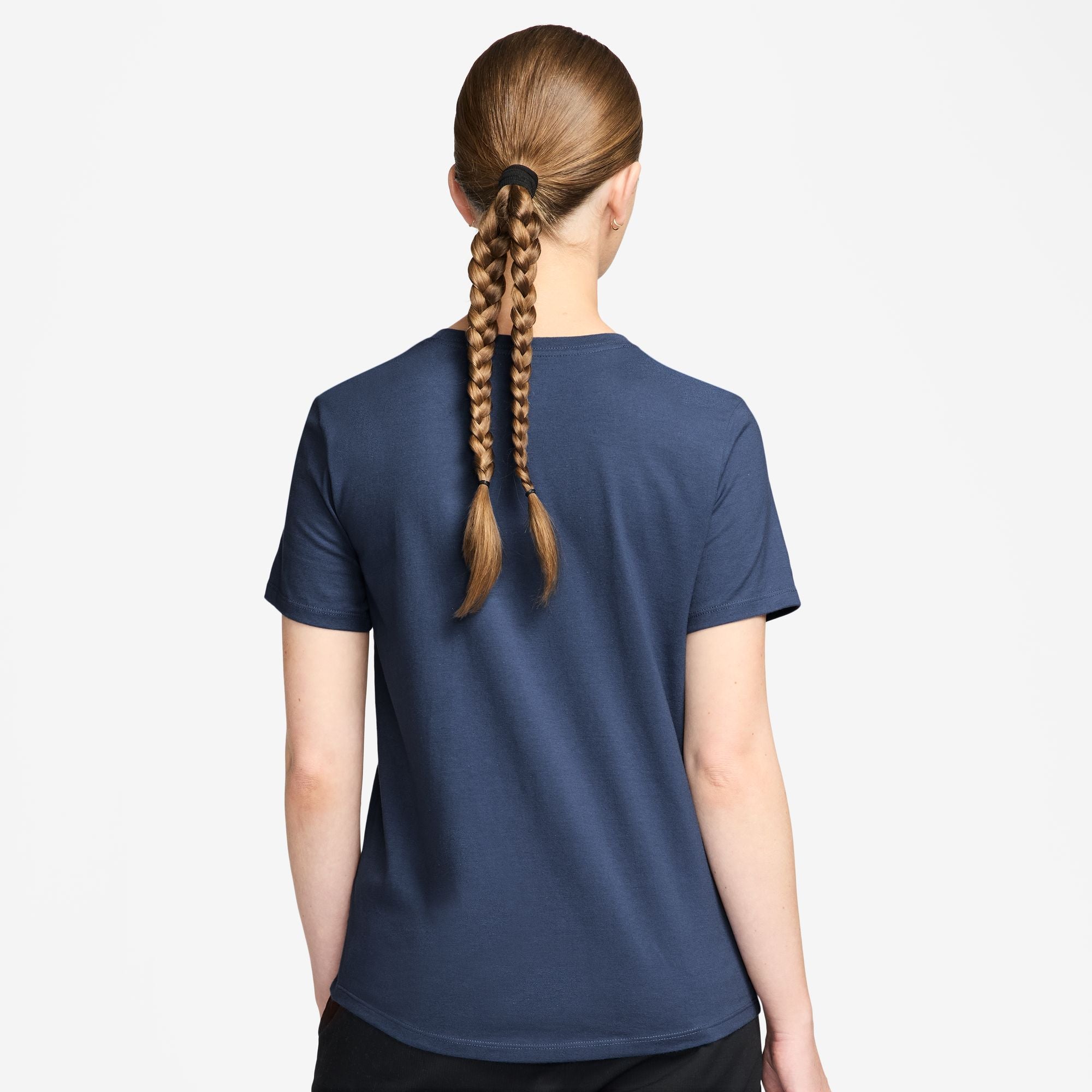 Nike Sportswear Club Essentials Womens Tee