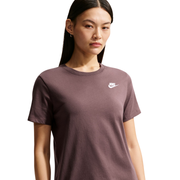 Nike Sportswear Club Essentials Womens Tee