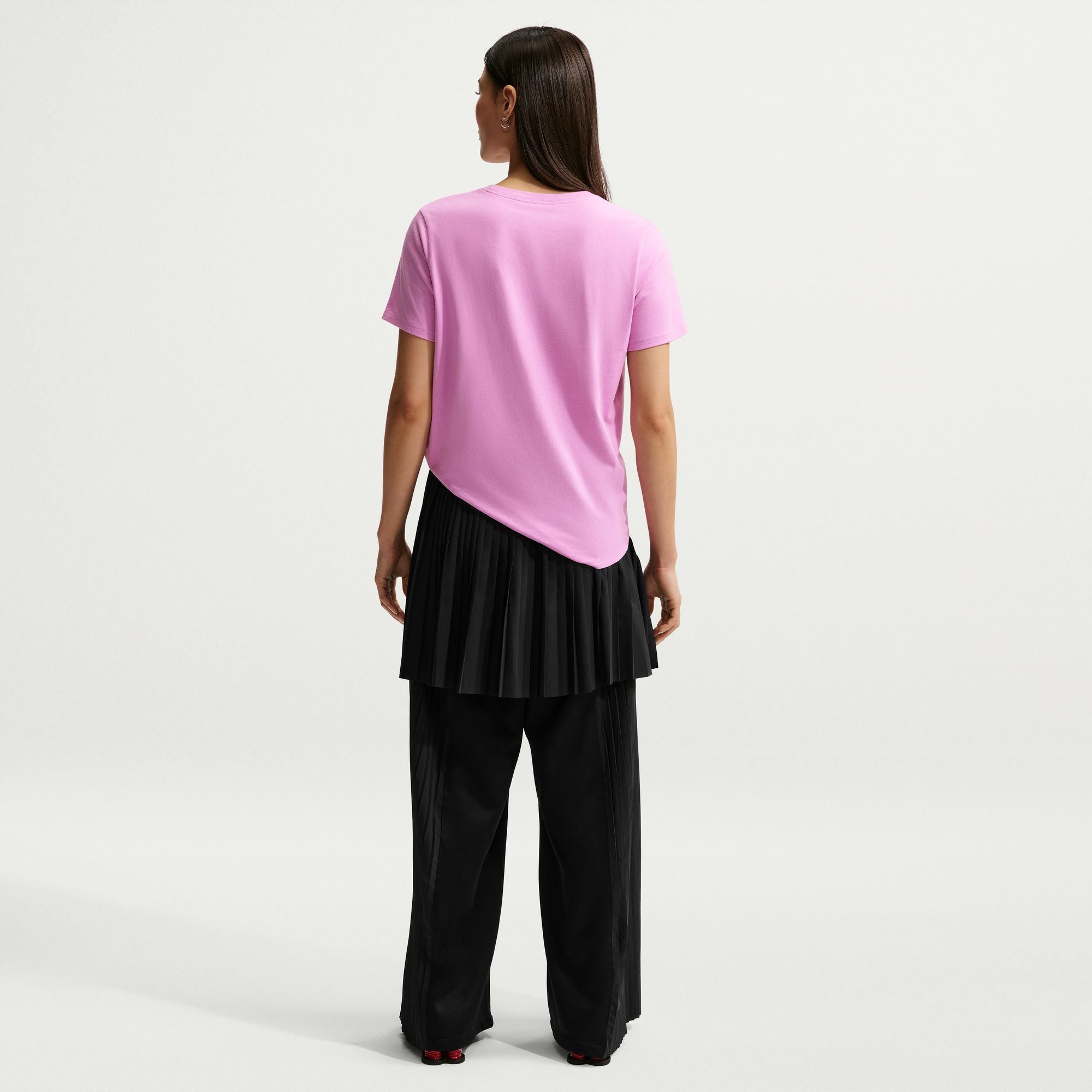 Nike Sportswear Club Essentials Womens Tee