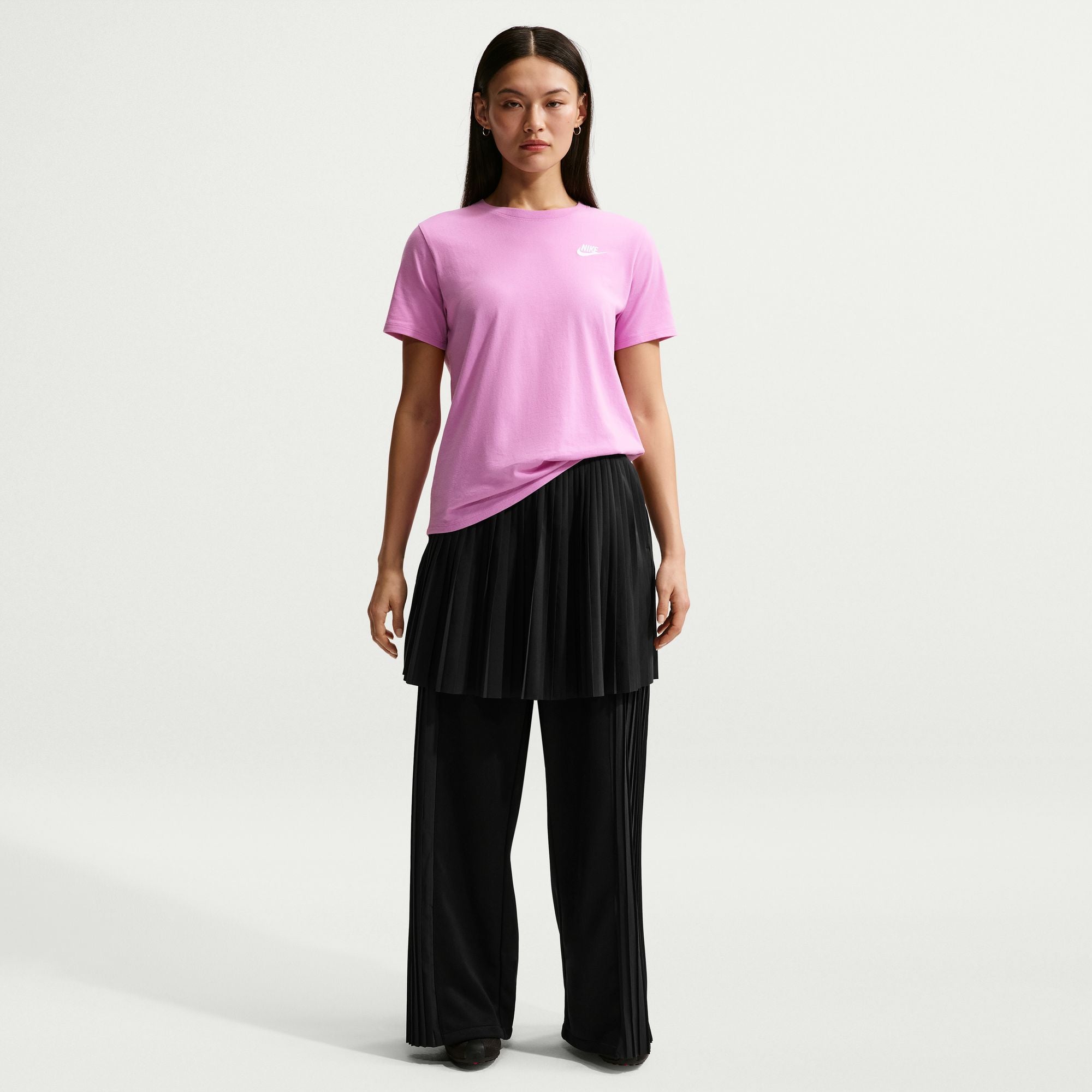Nike Sportswear Club Essentials Womens Tee