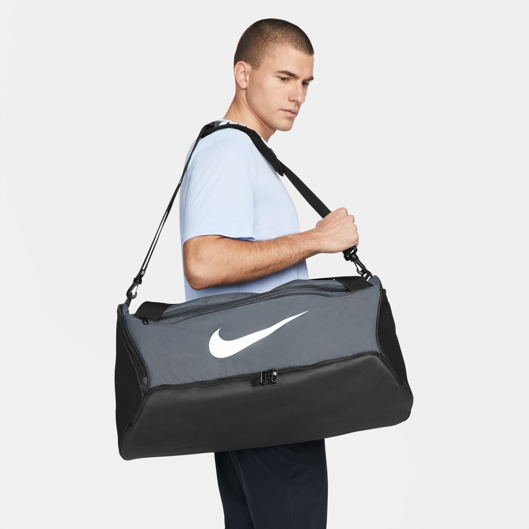 Nike Brasilia 9.5 Medium Training Duffle Bag