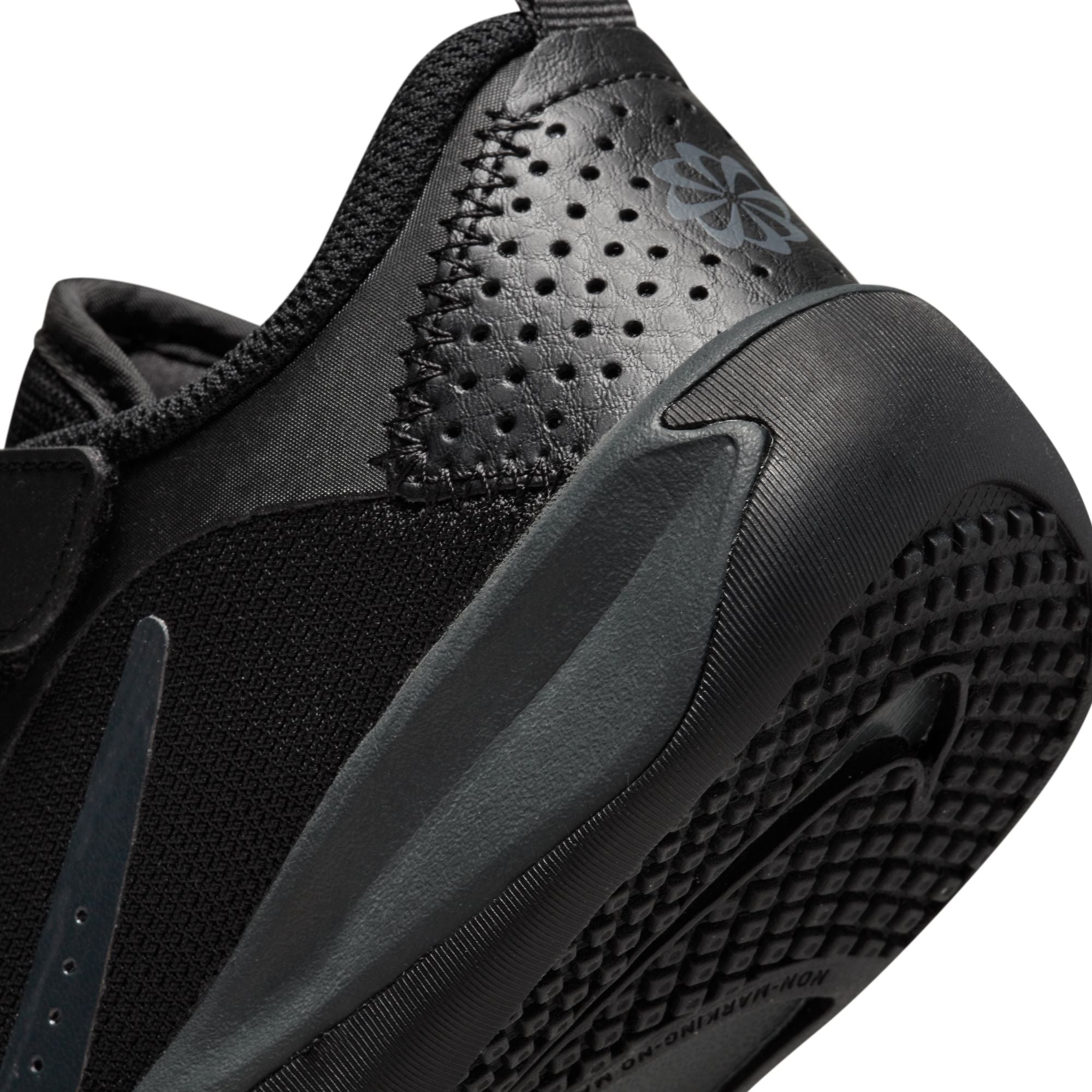 Nike Omni Multi-Court PS Kids Running Shoes