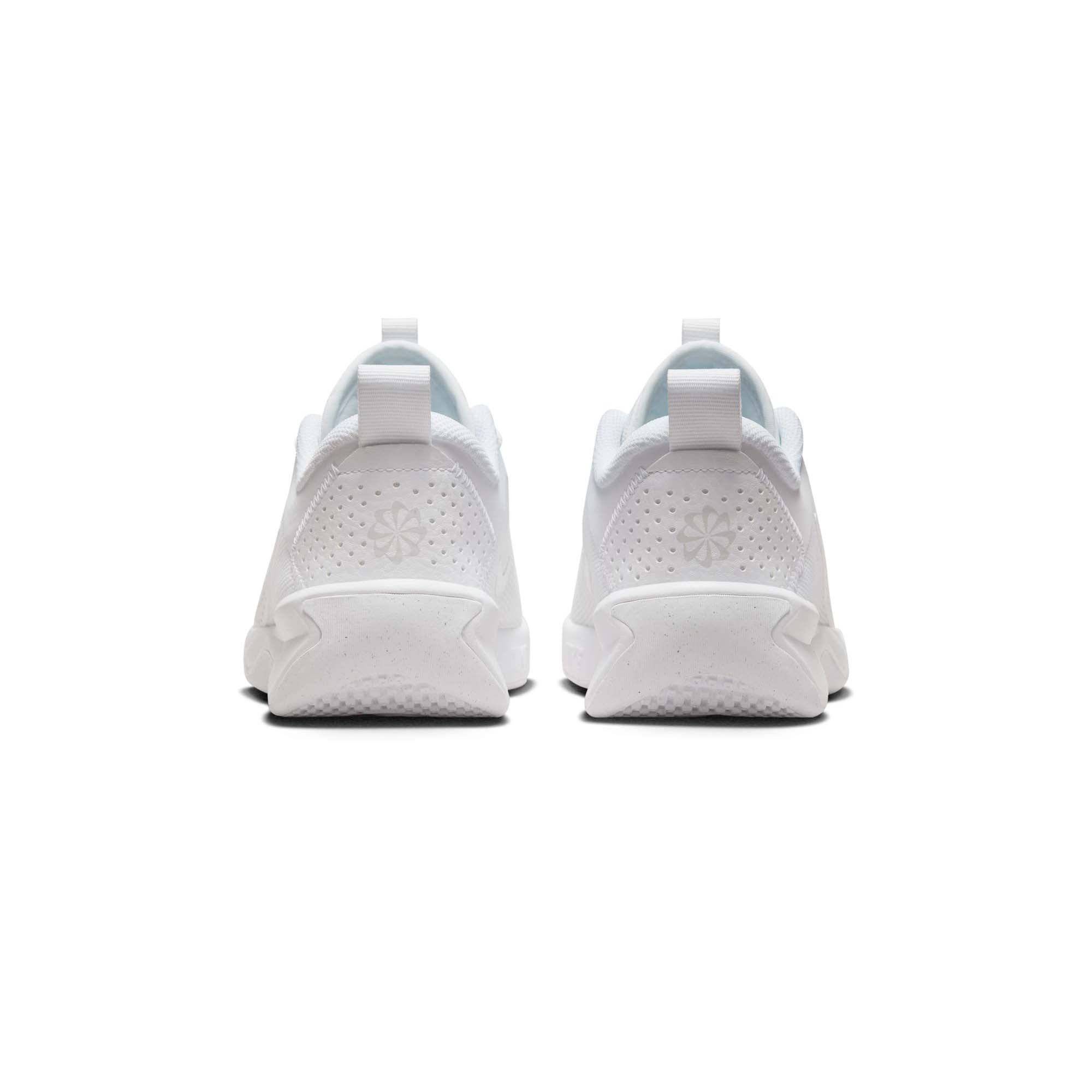 Nike Omni Multi-Court GS Kids Running Shoes