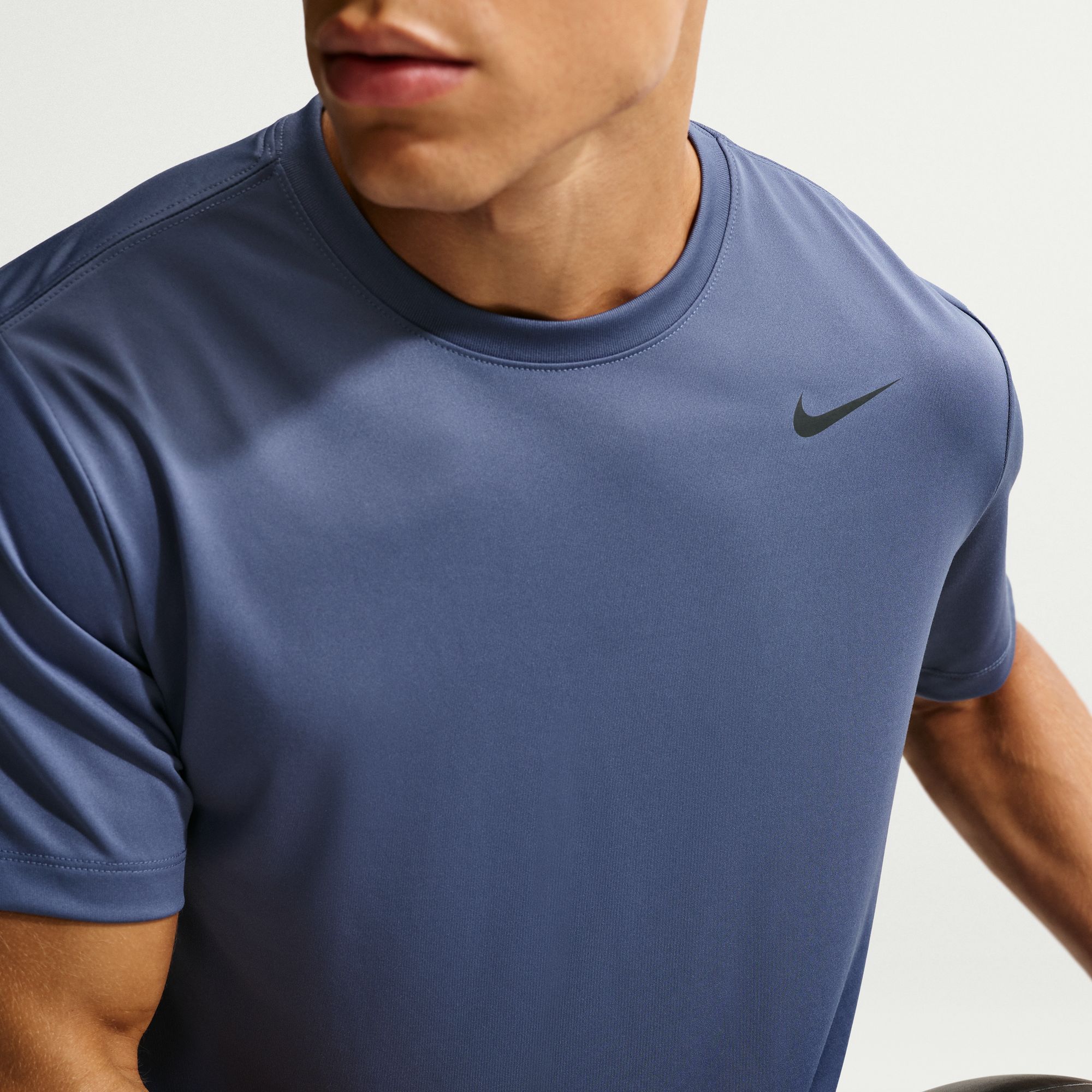 Nike Dri-FIT Legend Mens Fitness Tee