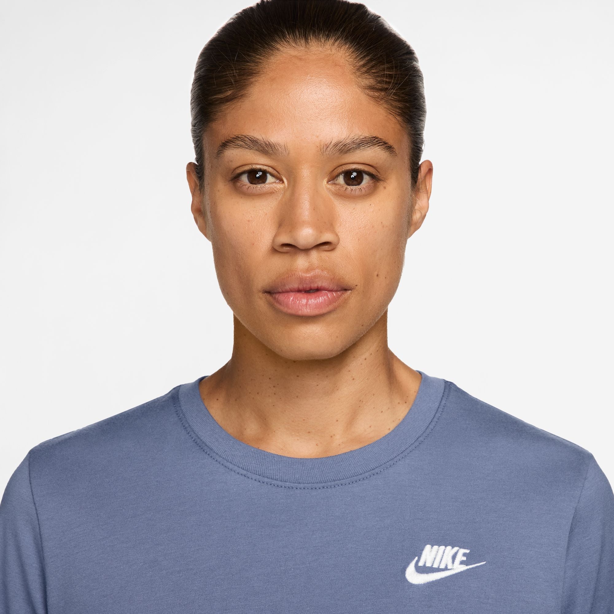 Nike Club Essentials Womens Tee