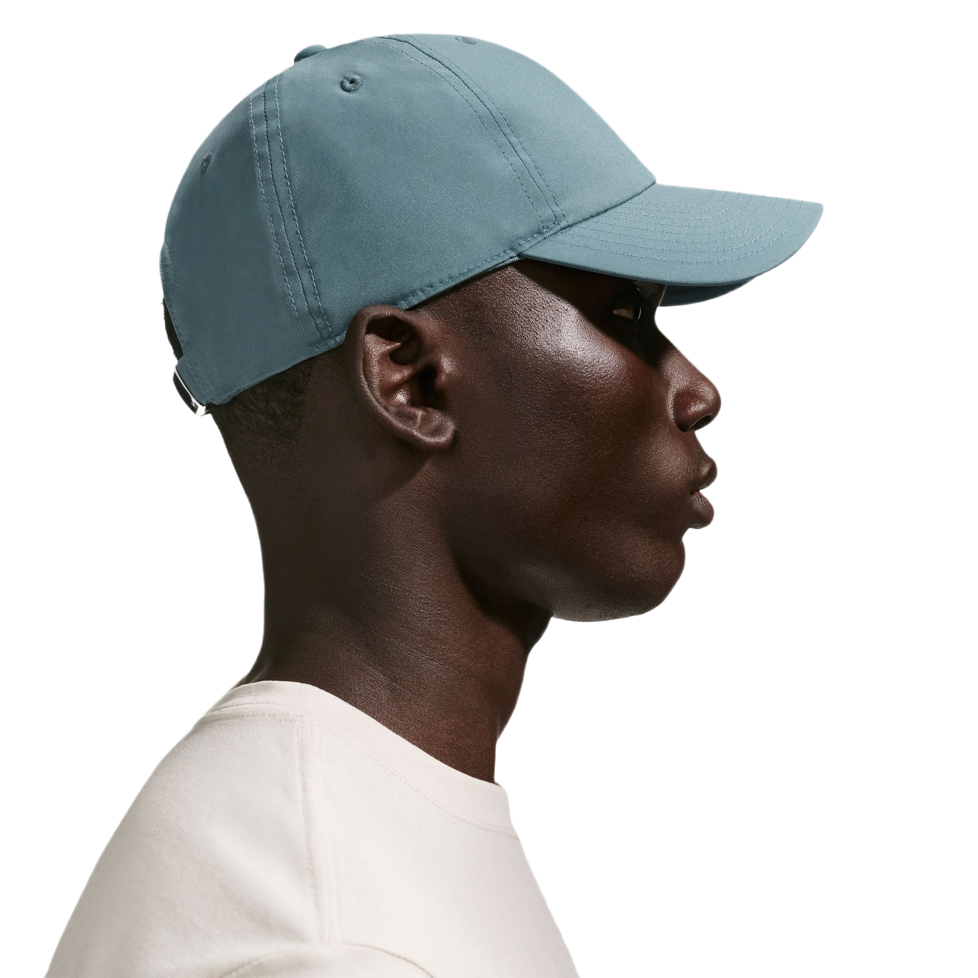 Nike Dri-FIT Club Unstructured Metal Swoosh Cap