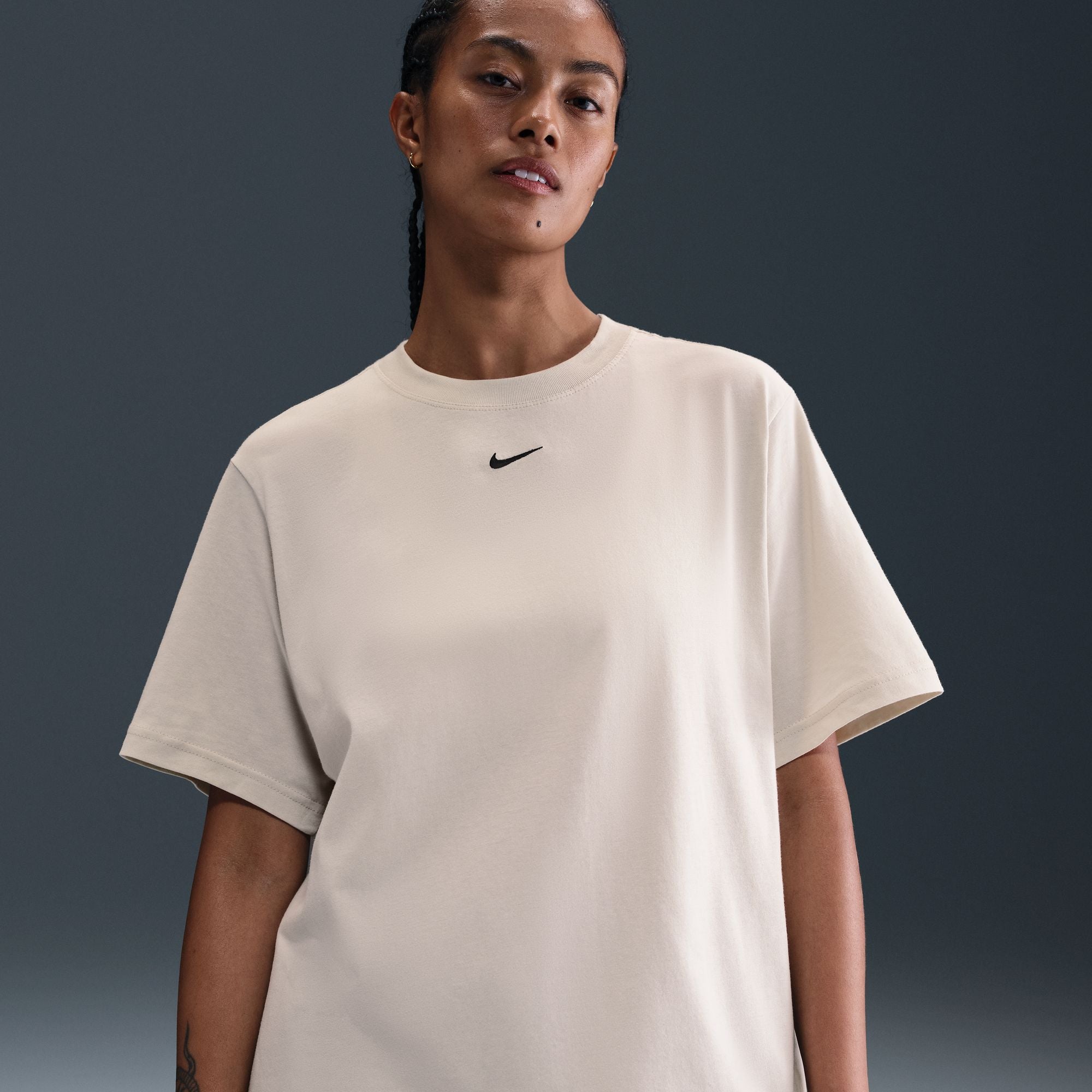 Nike Essential Womens Tee