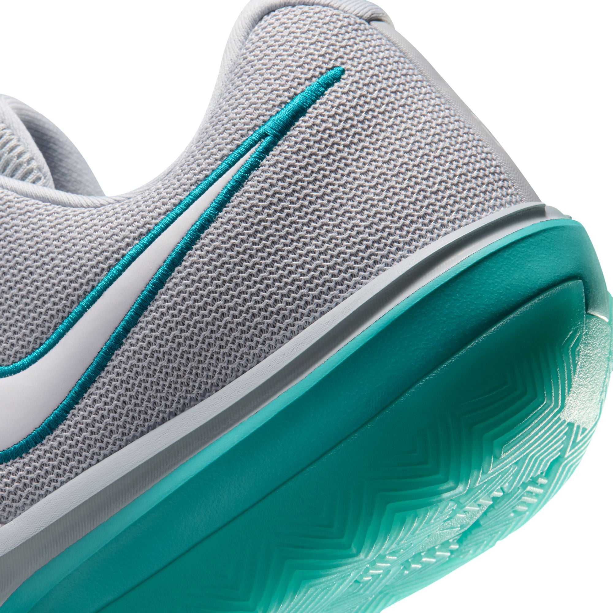 Nike G.T. Cut Academy 2 Mens Basketball Shoes