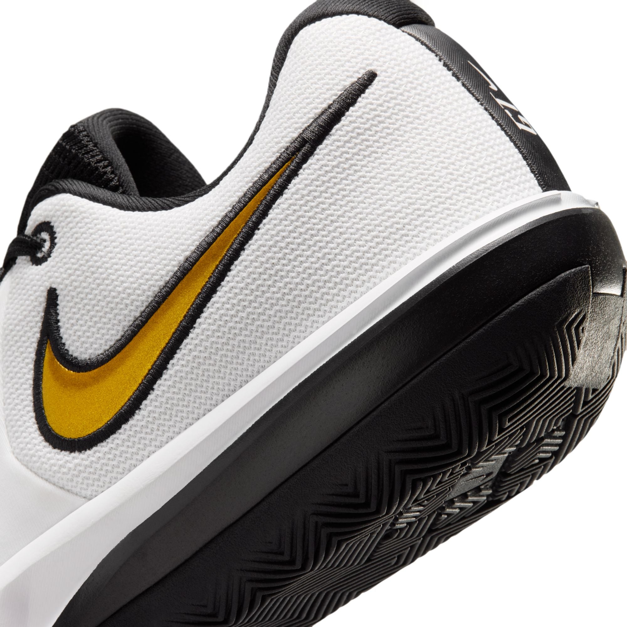 Nike G.T. Cut Academy 2 Mens Basketball Shoes
