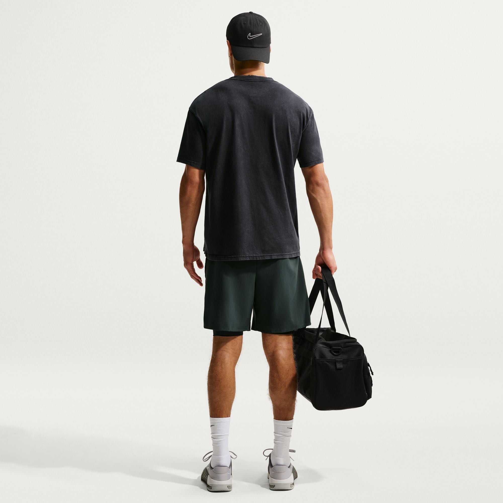 Nike Loose Fit Mens Training Tee