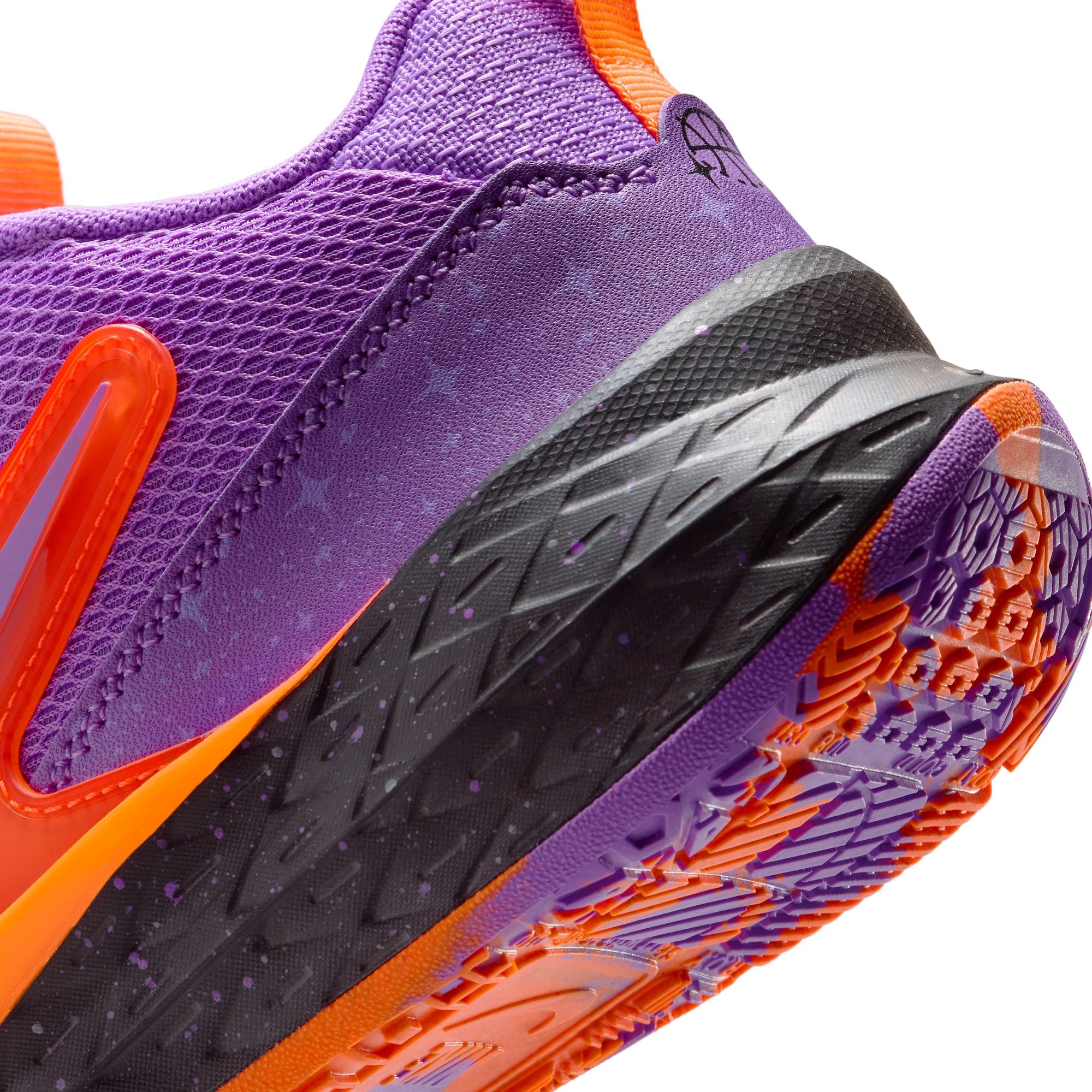 Nike Team Hustle D 12 GS Kids Basketball Shoes