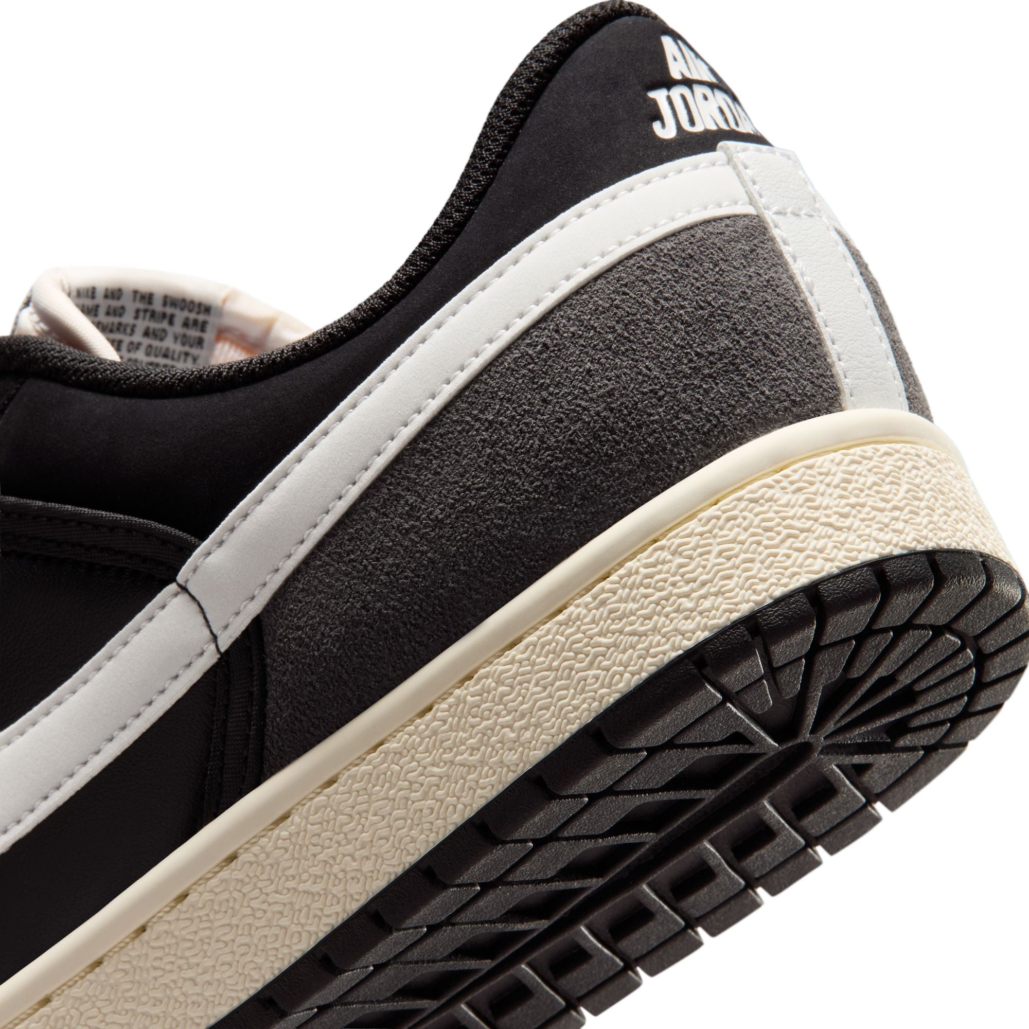 Air Jordan Skyline Low LE	Mens Shoes