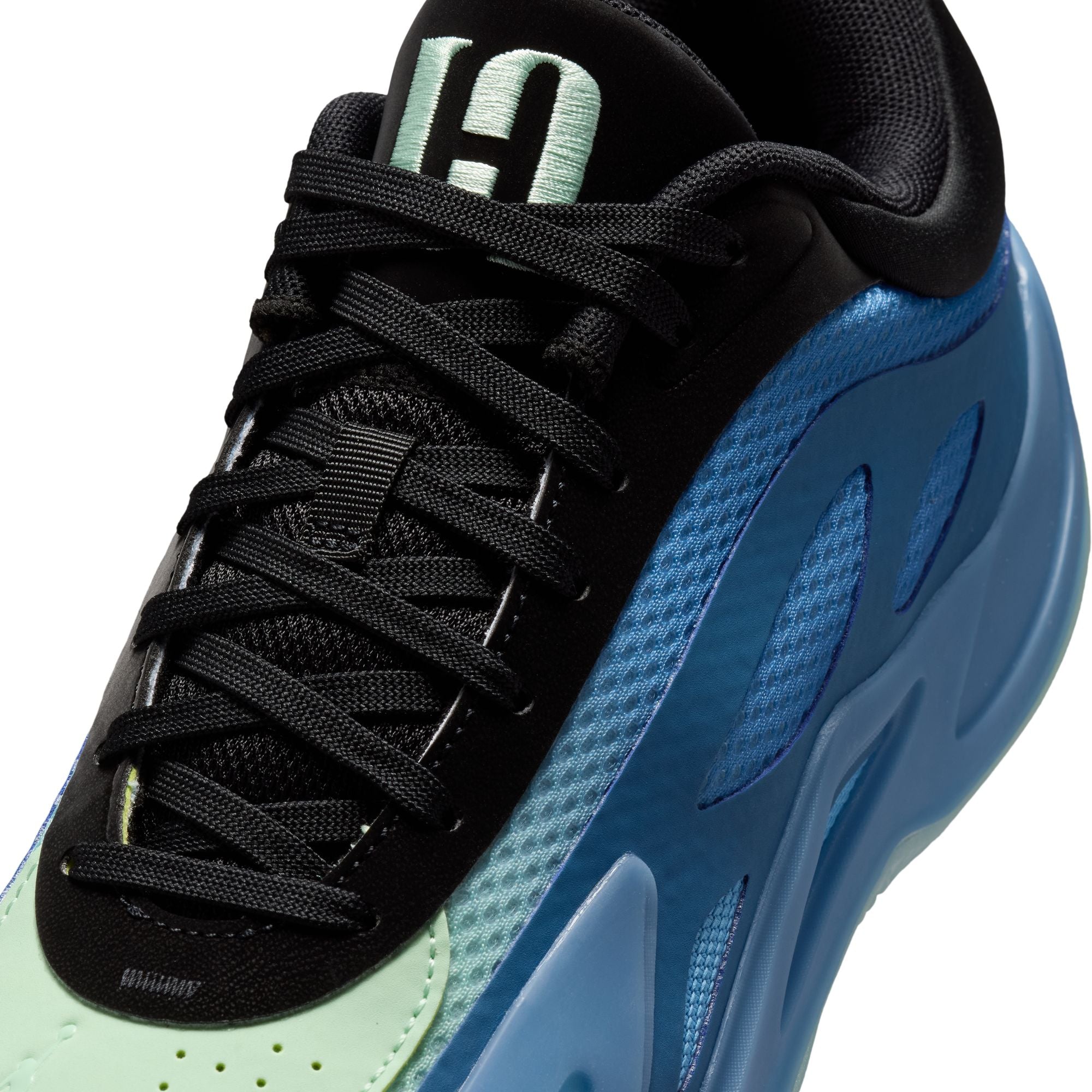Jordan Heir Series 2 "Cold Front"	Womens Basketball Shoes