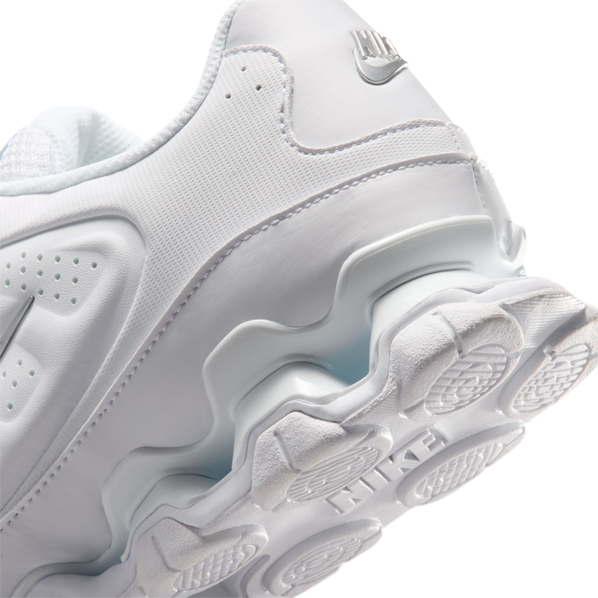Nike Reax 8 SL	Womens Shoes