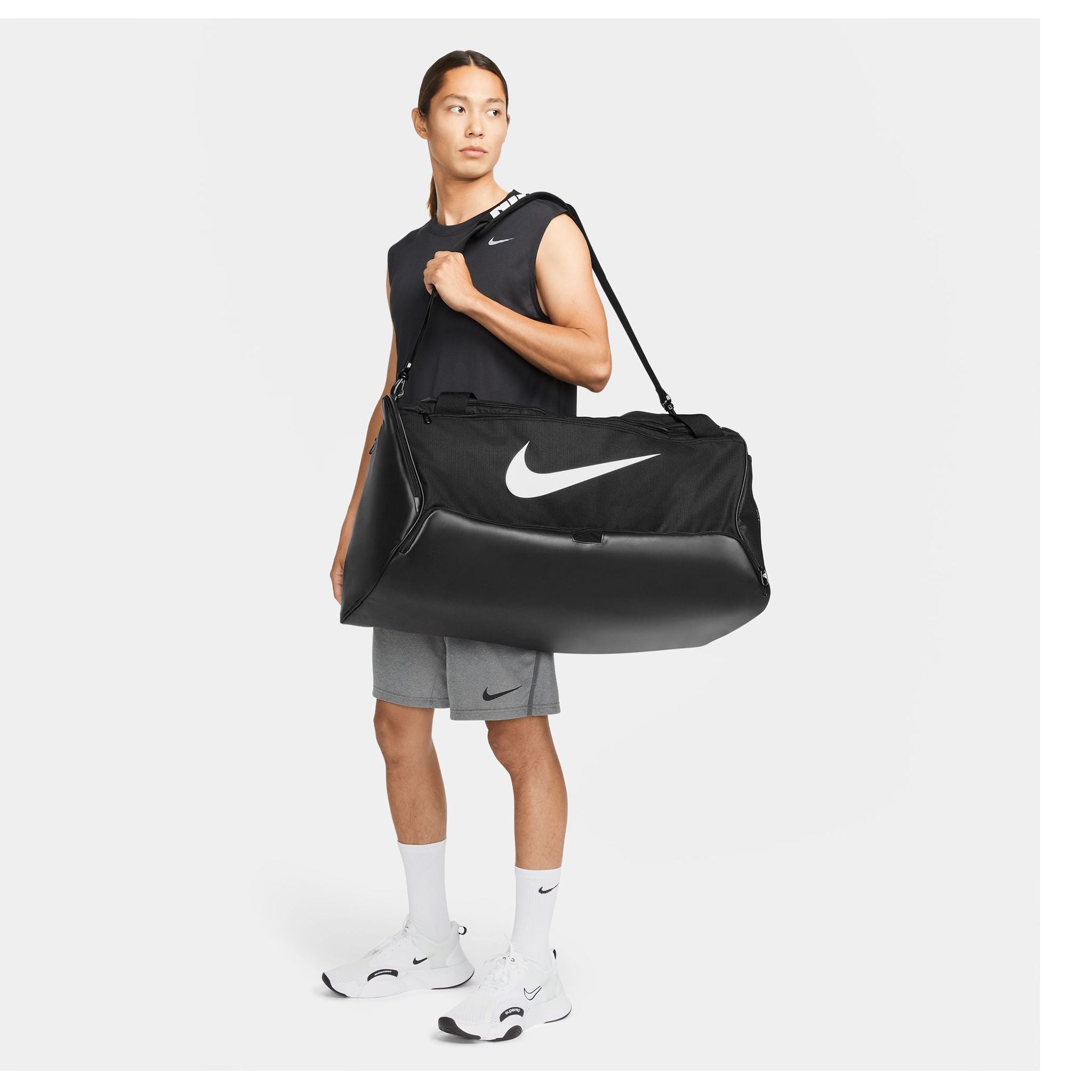 Nike Brasilia 9.5 Large Training Duffle Bag