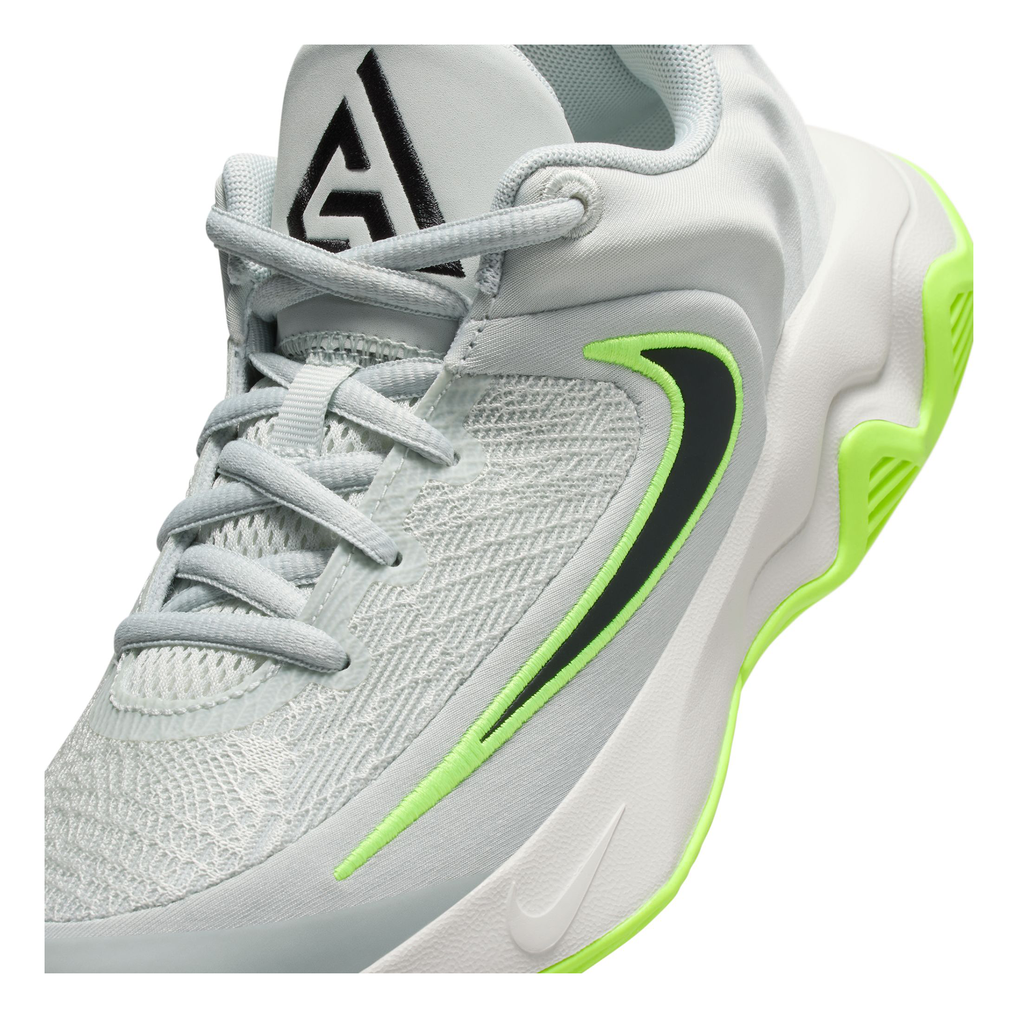 Nike Giannis Immortality 4 Kids Basketball Shoes