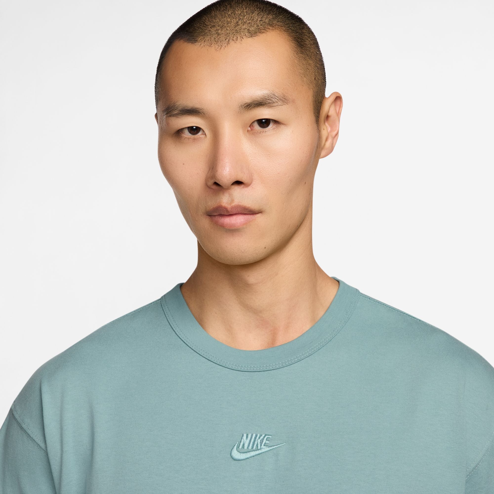 Nike Premium Essential Mens Tee