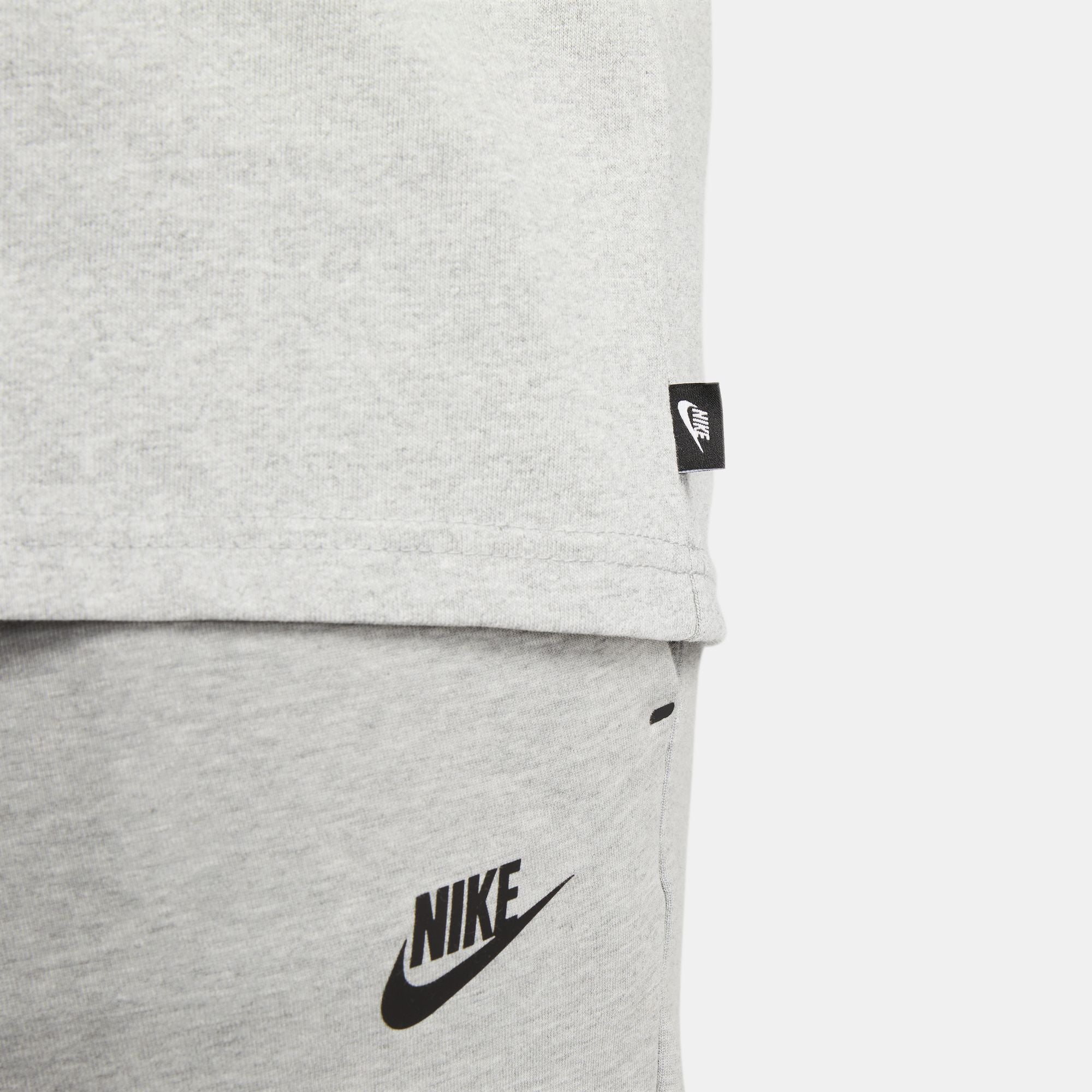 Nike Premium Essential Mens Tee