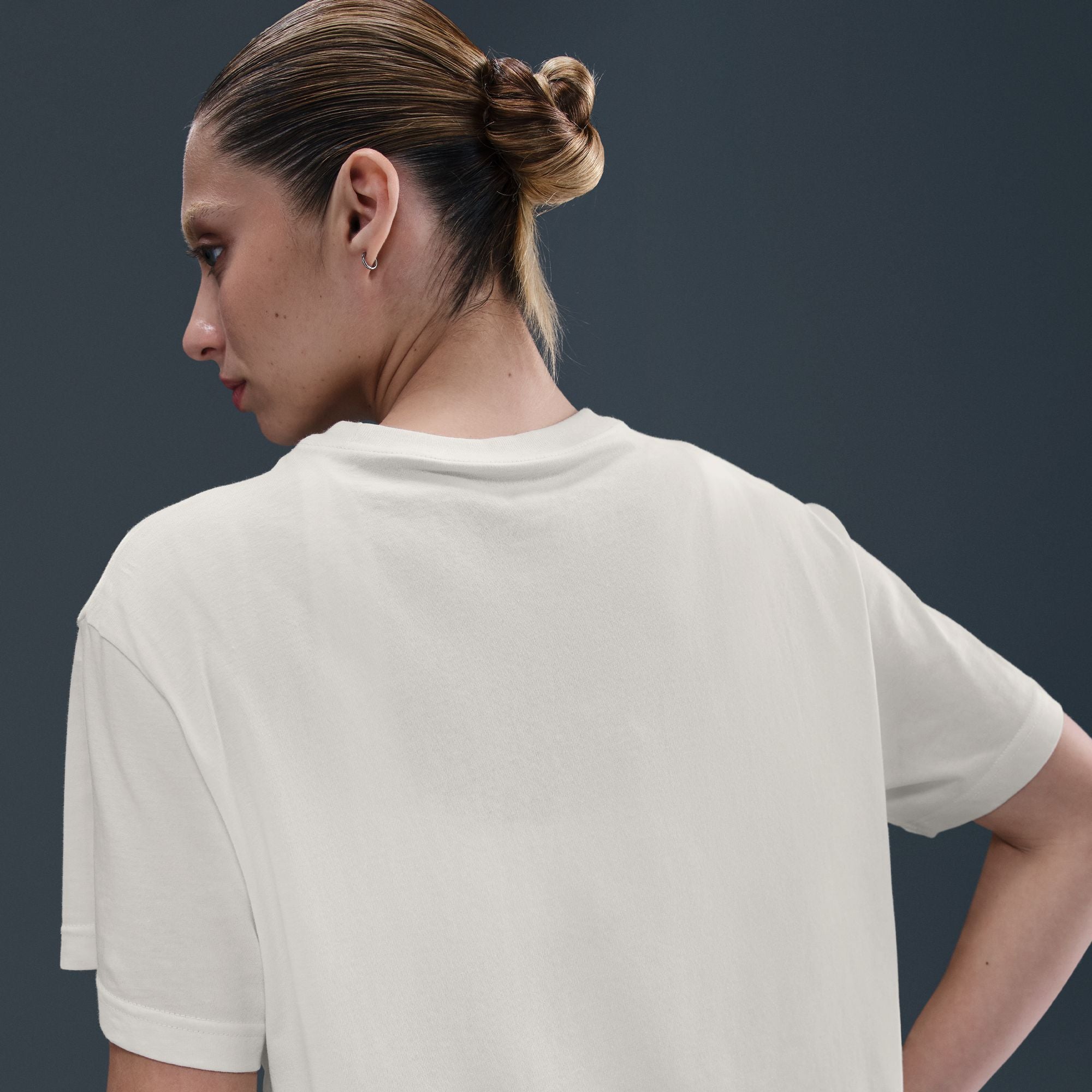 Nike Sportswear Club Crop Womens Short-Sleeve Tee