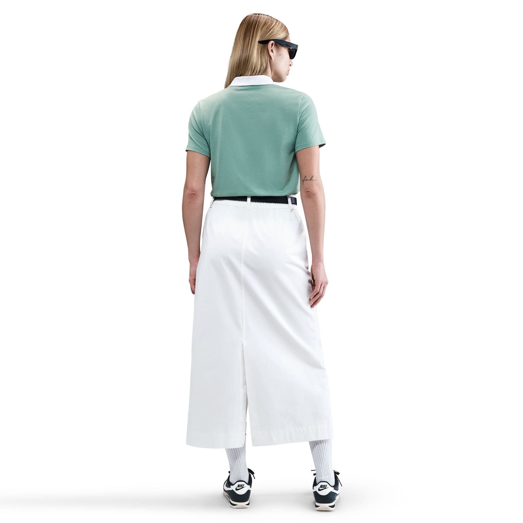 Nike Sportswear Club Essentials Womens Tee