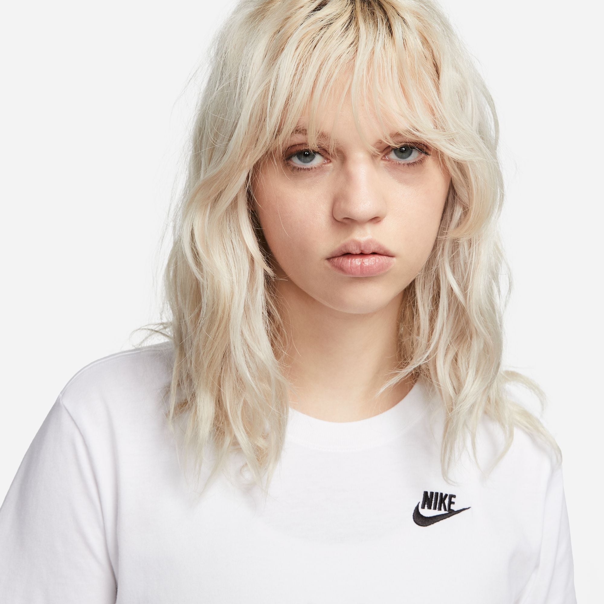 Nike Sportswear Club Essentials Womens Tee
