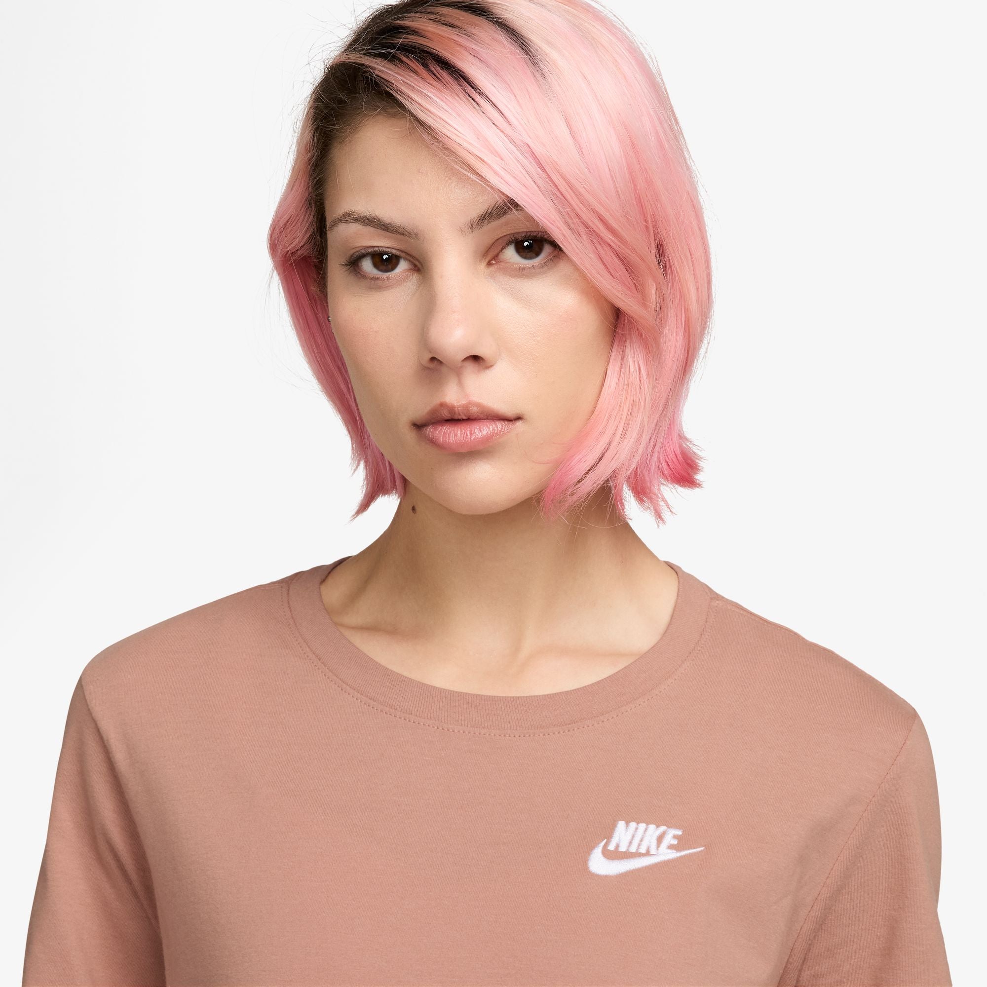 Nike Sportswear Club Essentials Womens Tee