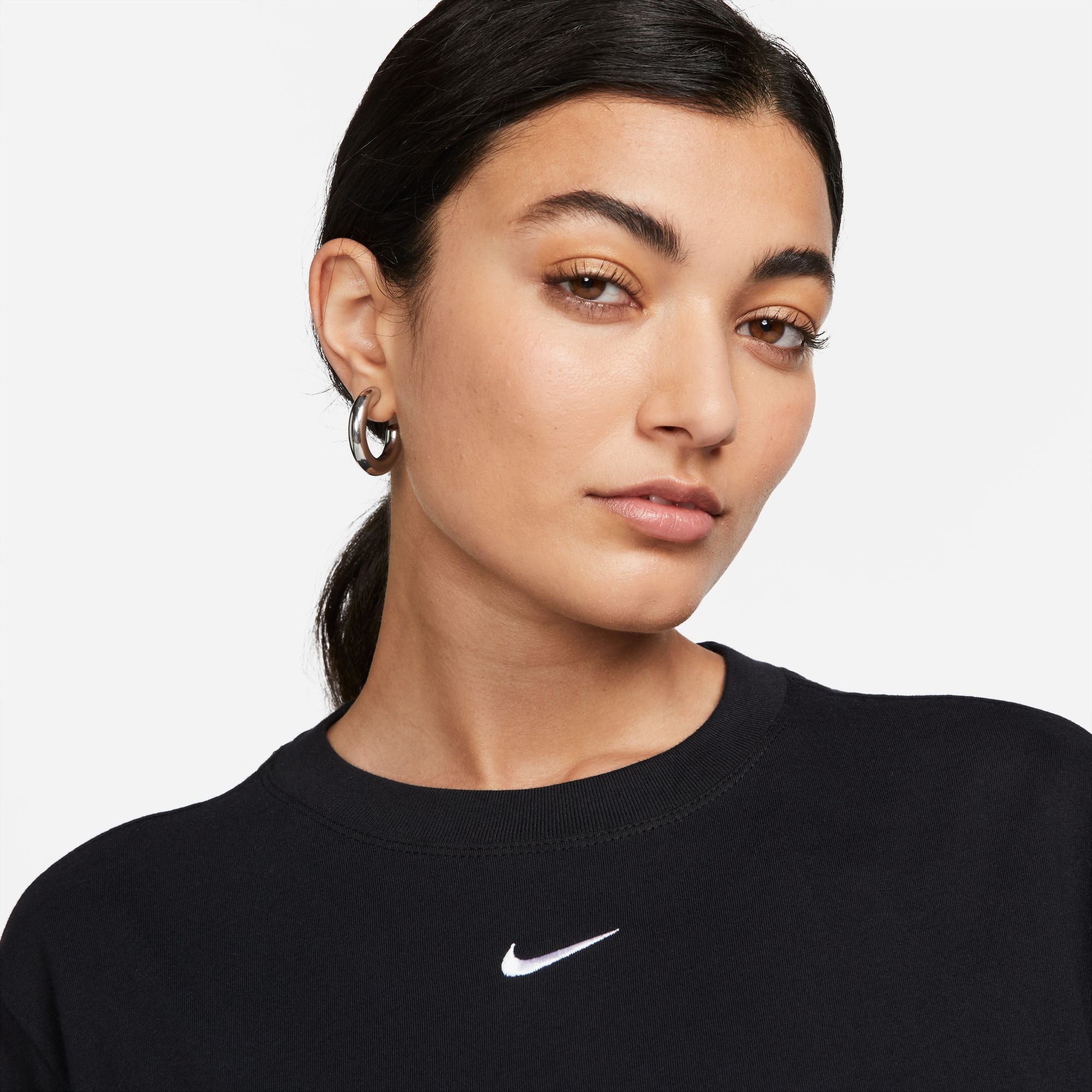 Nike Sportswear Essential Womens Tee
