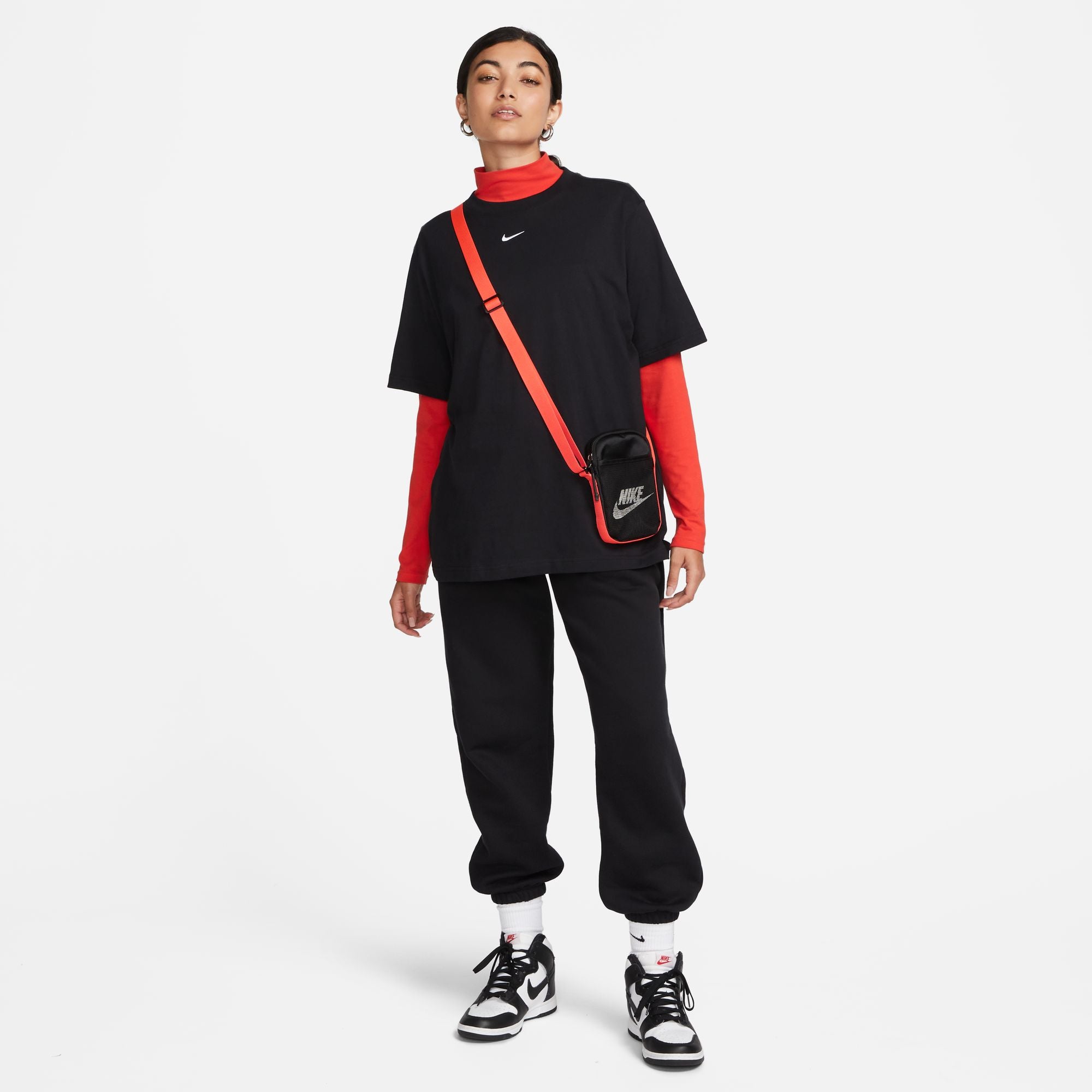 Nike Sportswear Essential Womens Tee