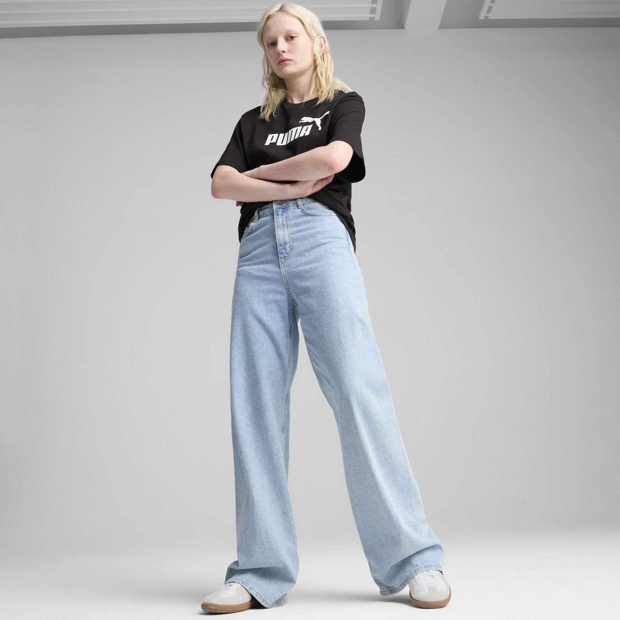 PUMA Essentials No.1 Logo Relaxed Womens Tee