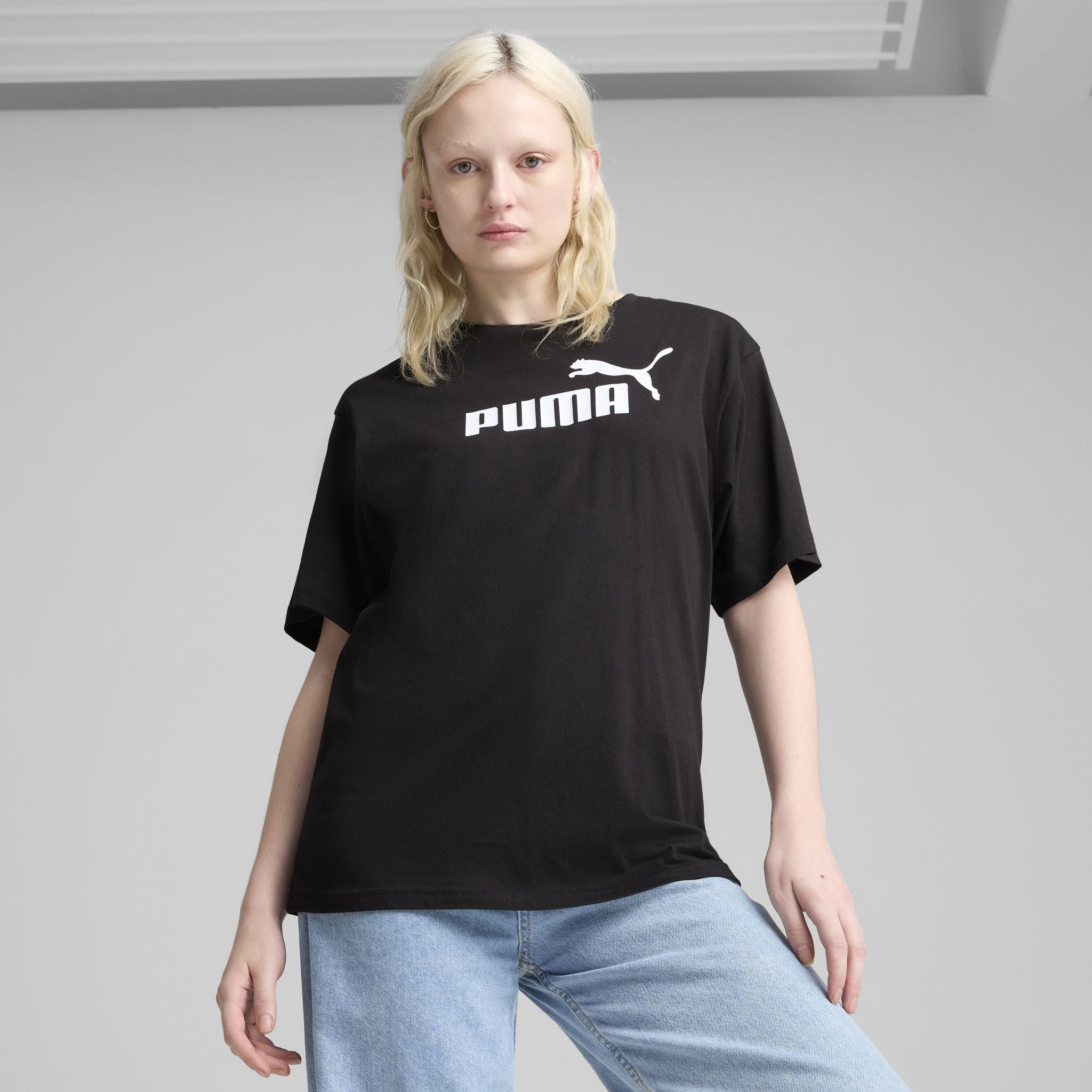 PUMA Essentials No.1 Logo Relaxed Womens Tee