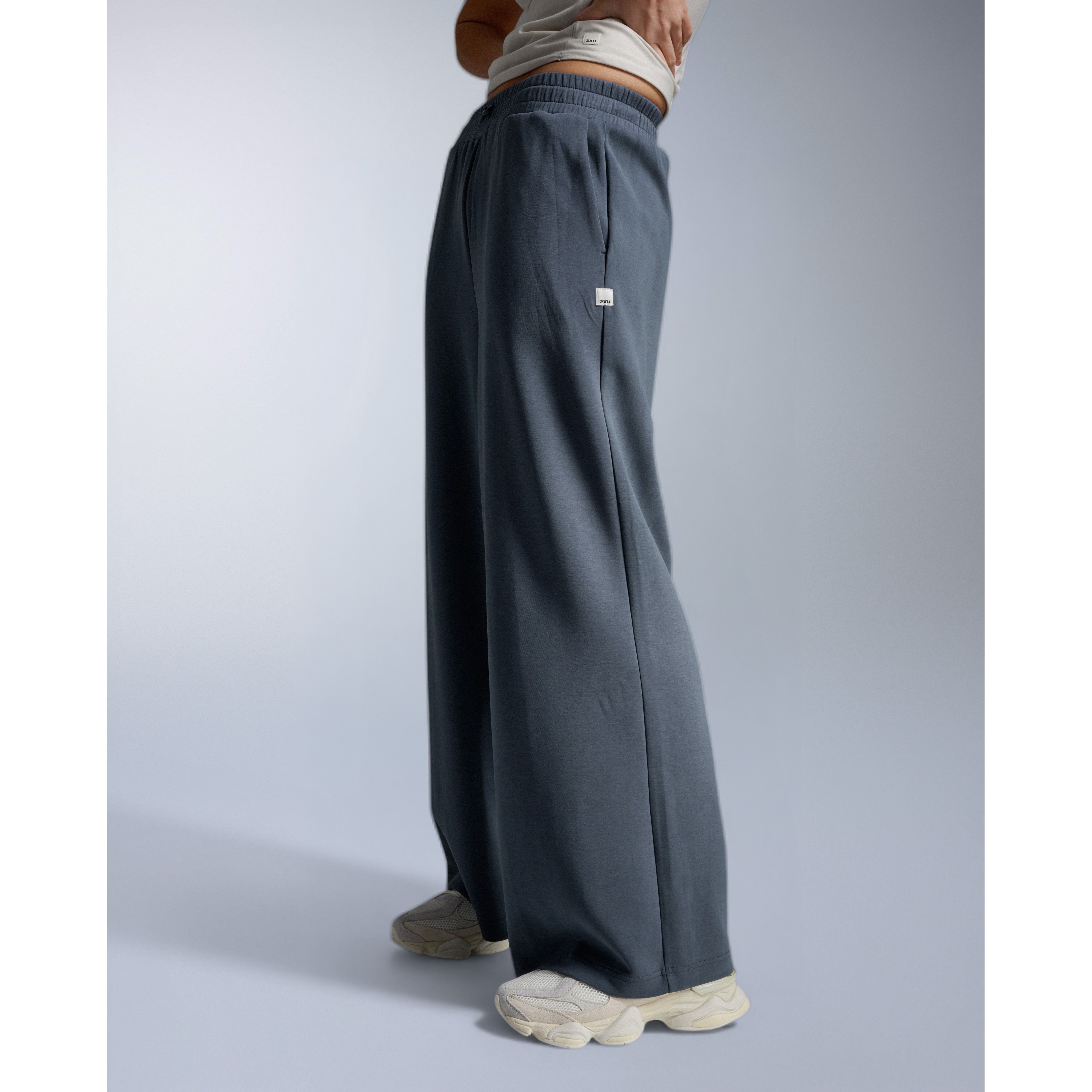 2XU Wonderluxe Sand Washed Womens Wide Leg Pants