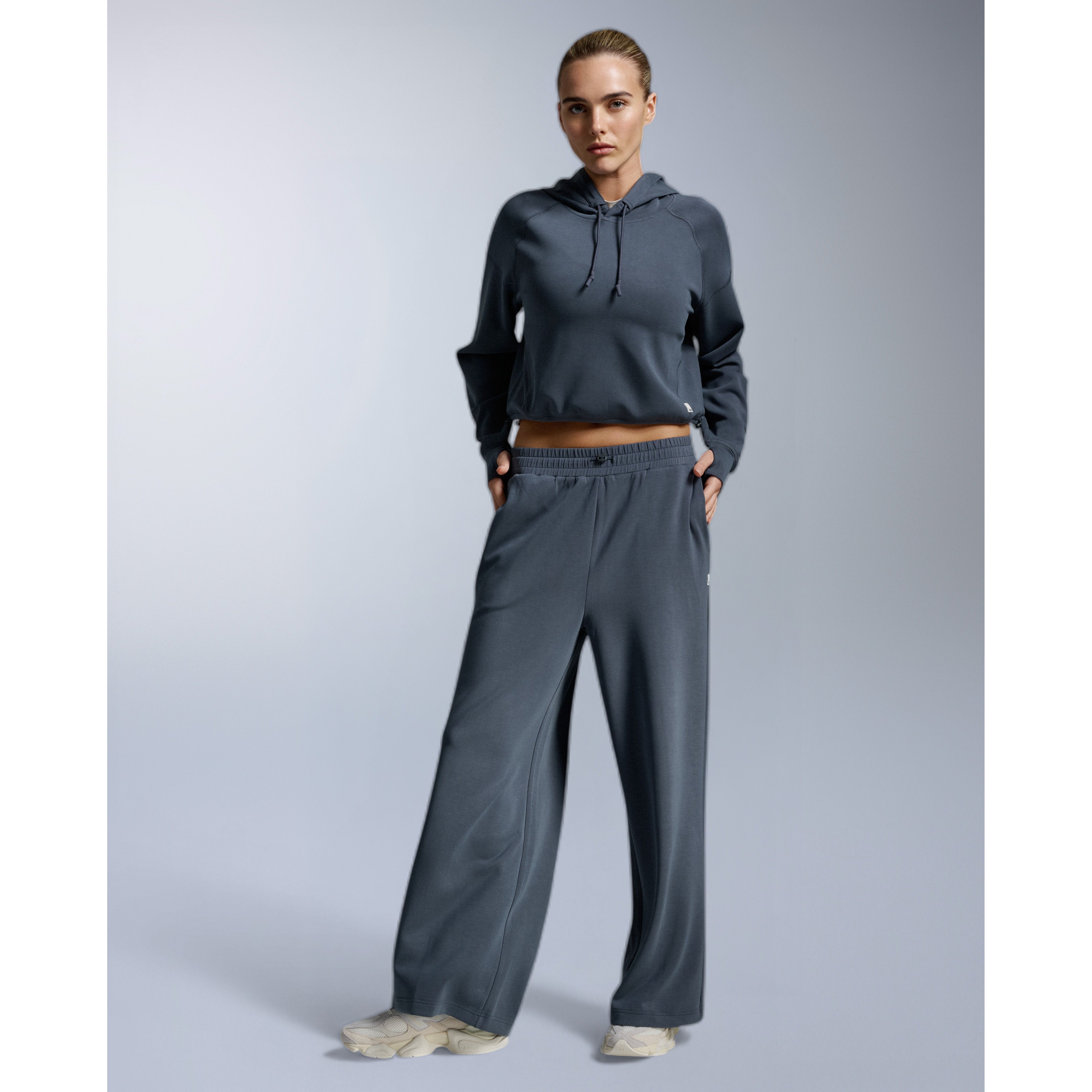 2XU Wonderluxe Sand Washed Womens Hoodie