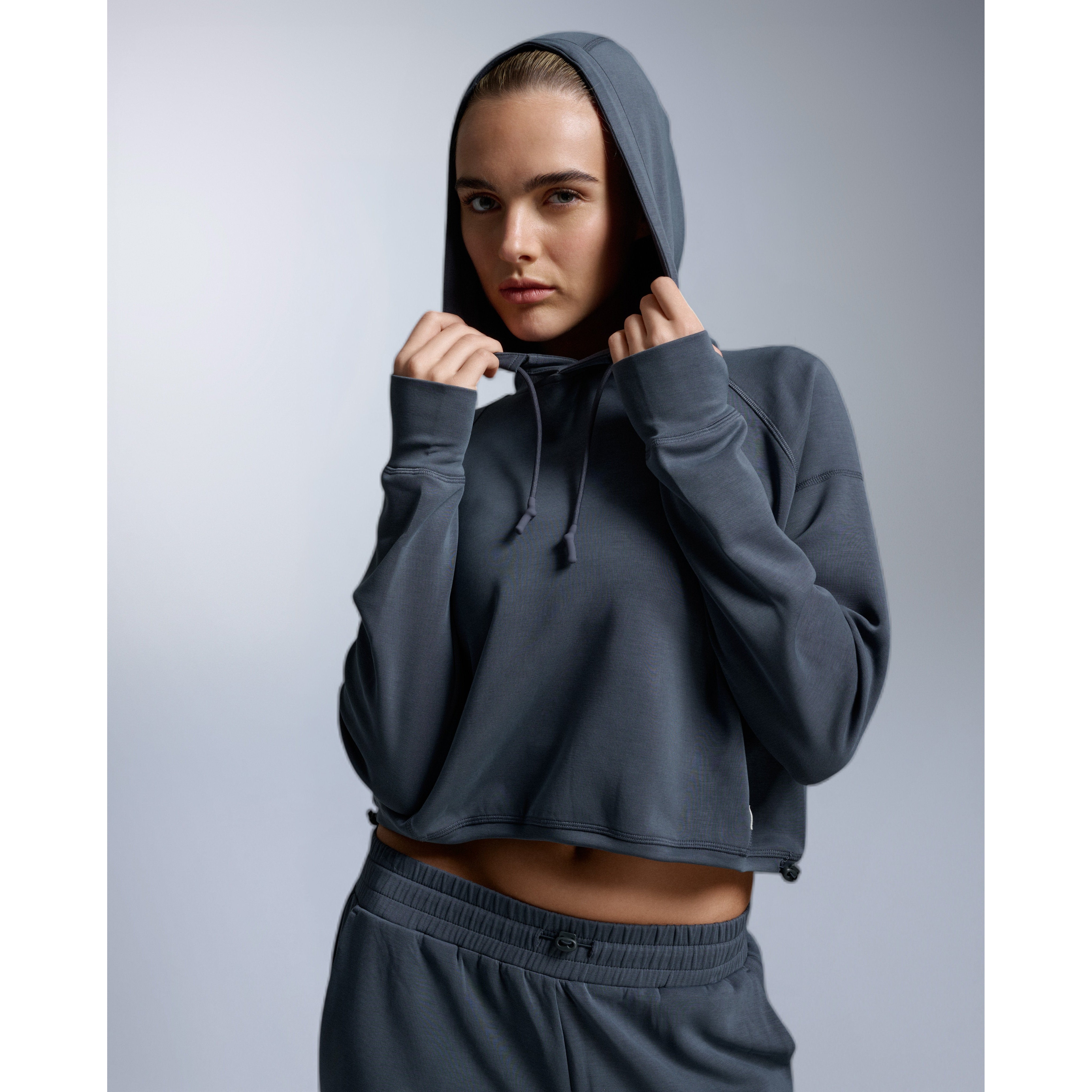 2XU Wonderluxe Sand Washed Womens Hoodie