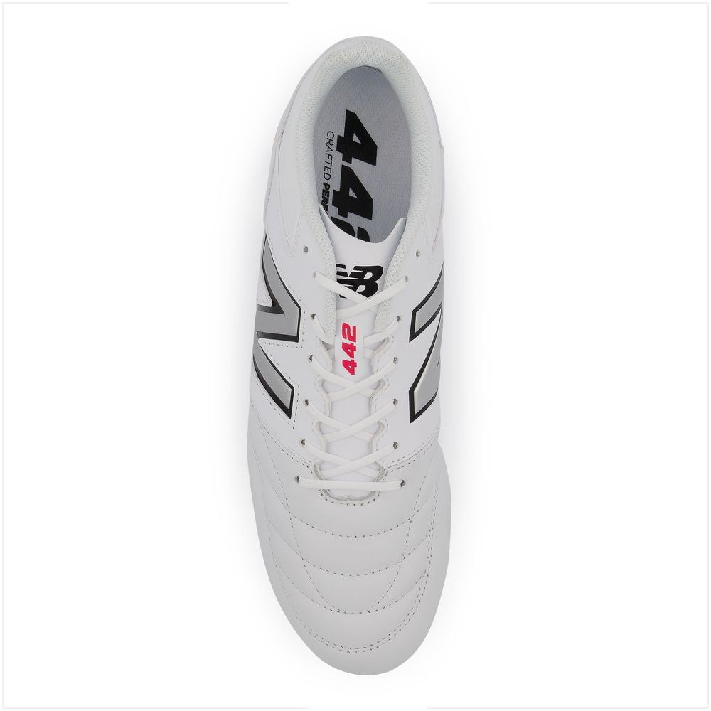 New balance 2e football boots hot sale